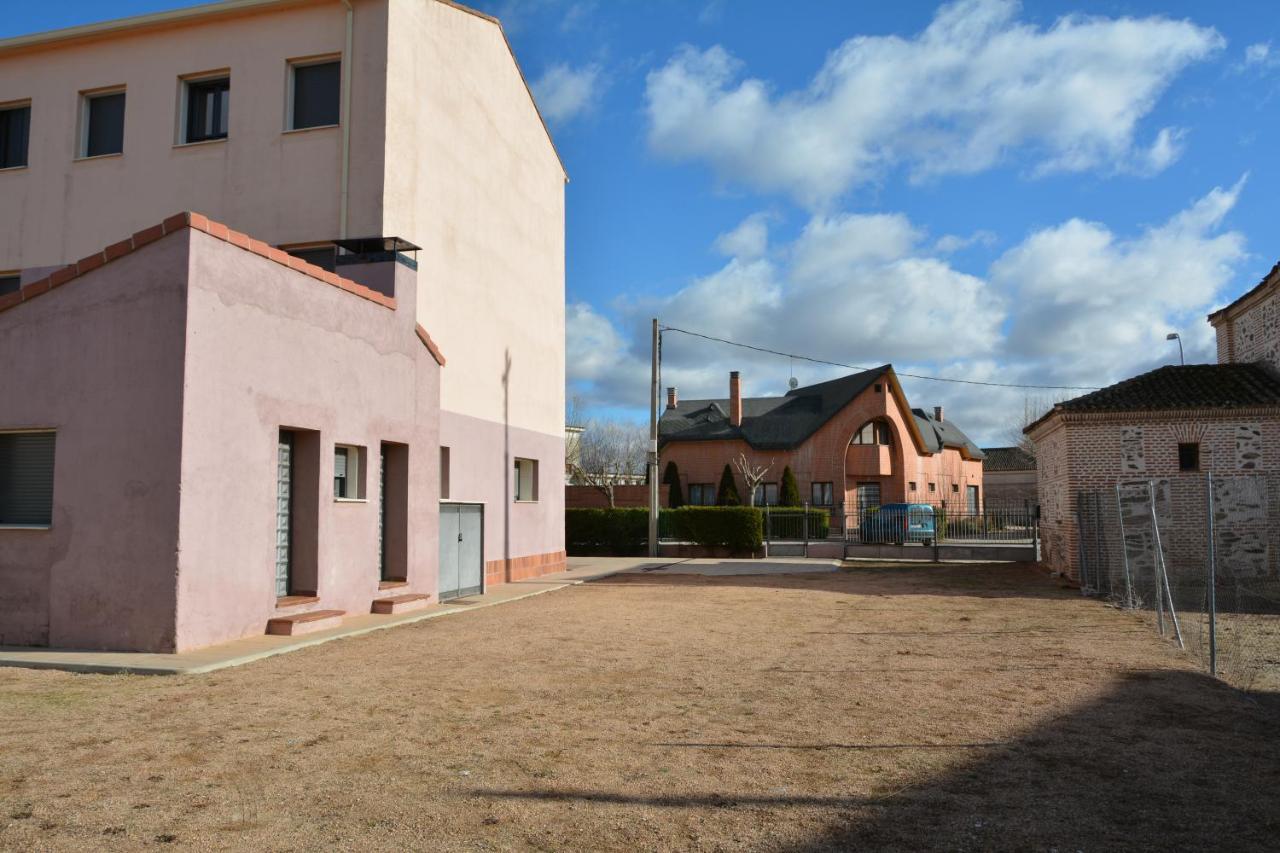 Albergue Villa Nava De La Asuncion Eksteriør bilde